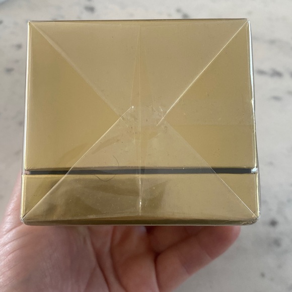 CHANEL SUBLIMAGE LA CRÈME
NWT - Picture 6 of 7